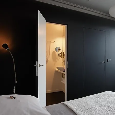 By Night Bed and Breakfast *
